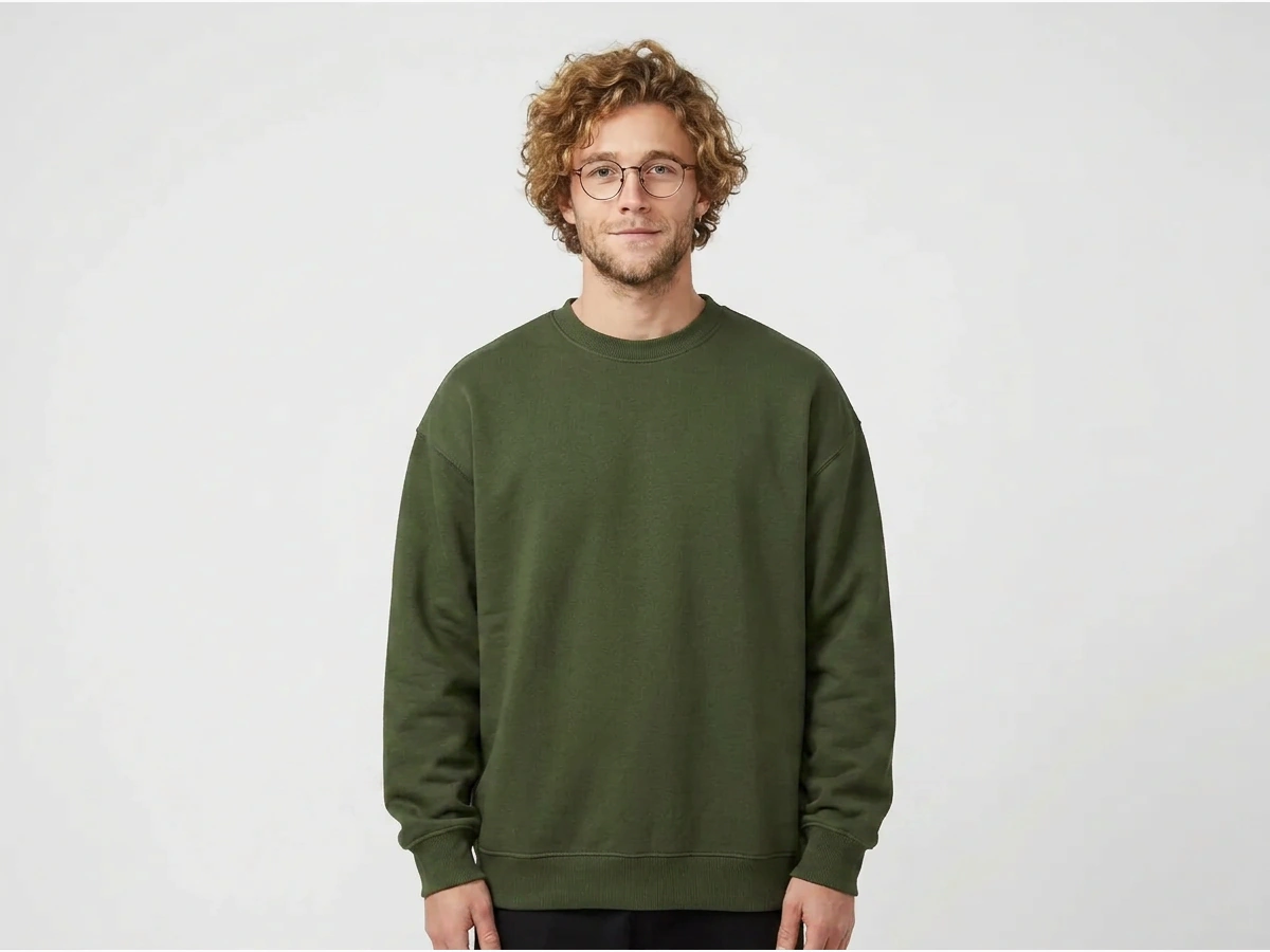 modelo_poleron_verde_general_4x3-2.webp